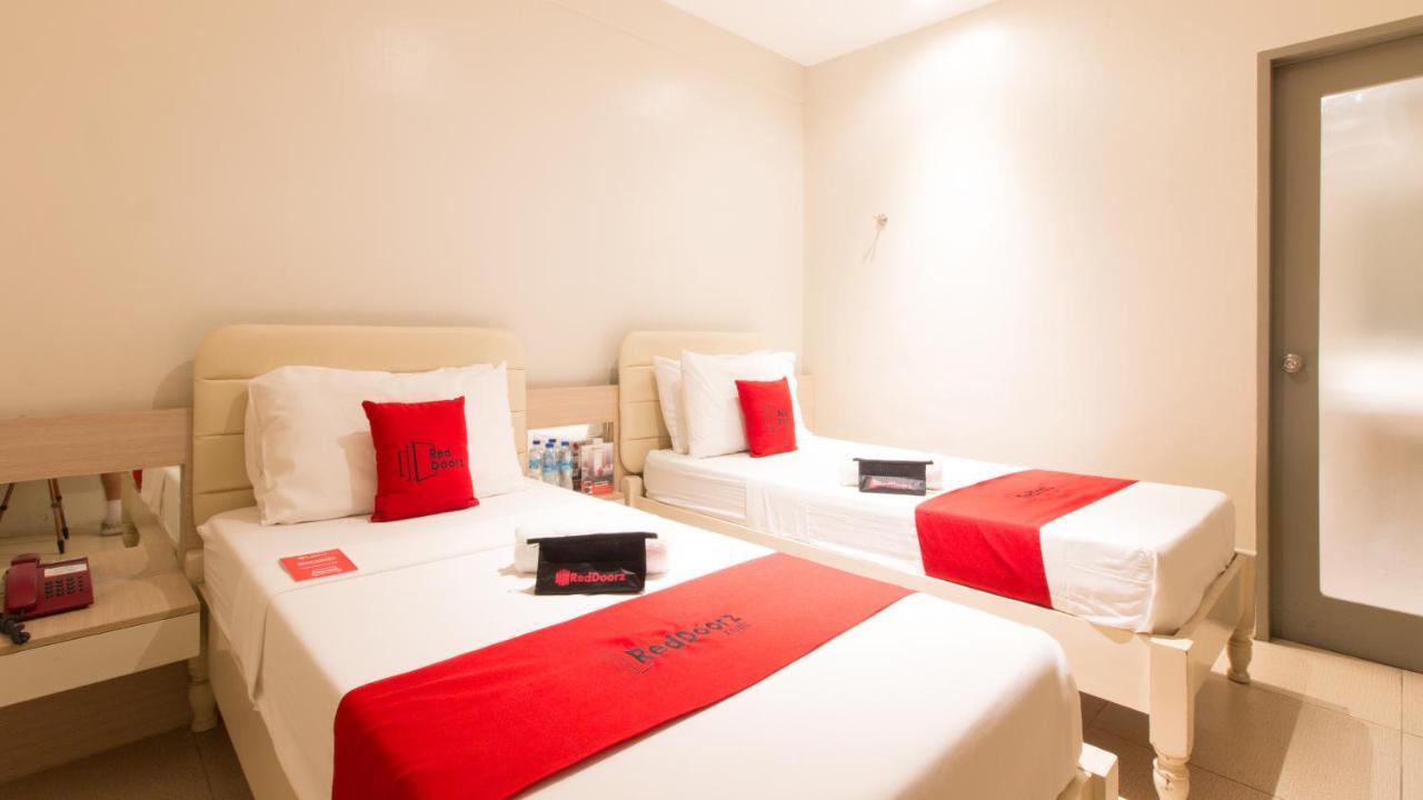 Reddoorz @ General Segundo Avenue Laoag酒店 外观 照片