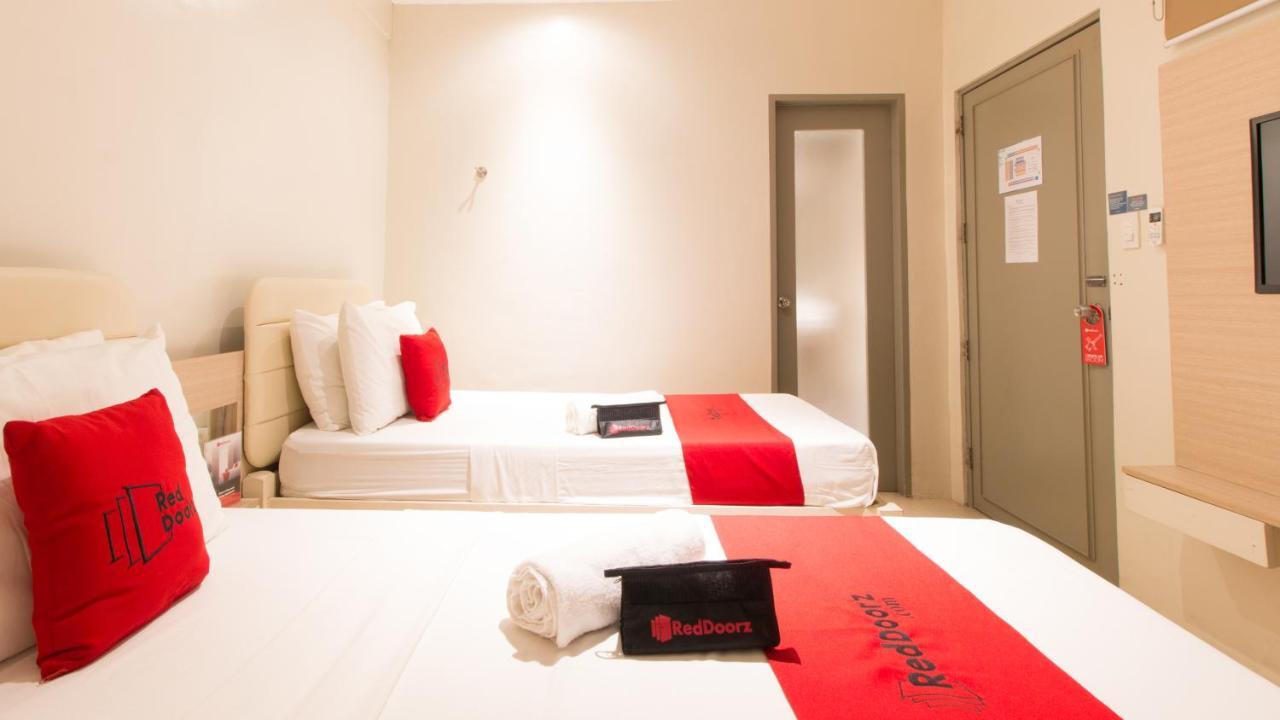 Reddoorz @ General Segundo Avenue Laoag酒店 外观 照片