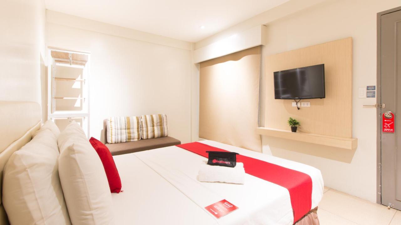 Reddoorz @ General Segundo Avenue Laoag酒店 外观 照片